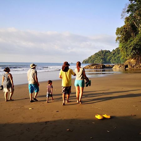 Safio. Una Casa En El Paraiso. Nuqui Luaran gambar