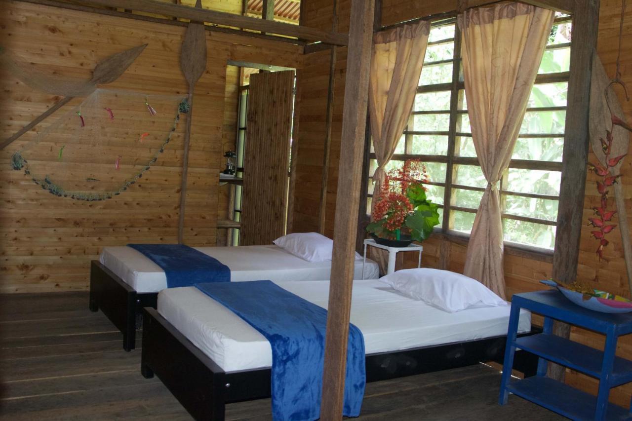Safio. Una Casa En El Paraiso. Nuqui Luaran gambar